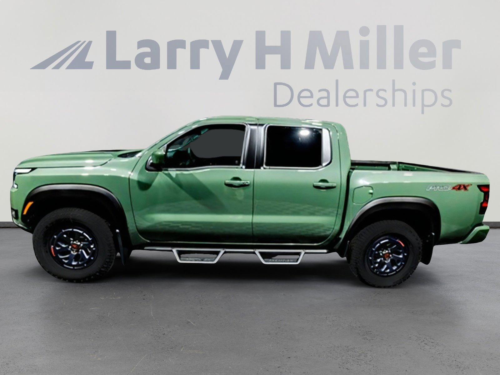 2025 Nissan Frontier PRO-4X photo 3