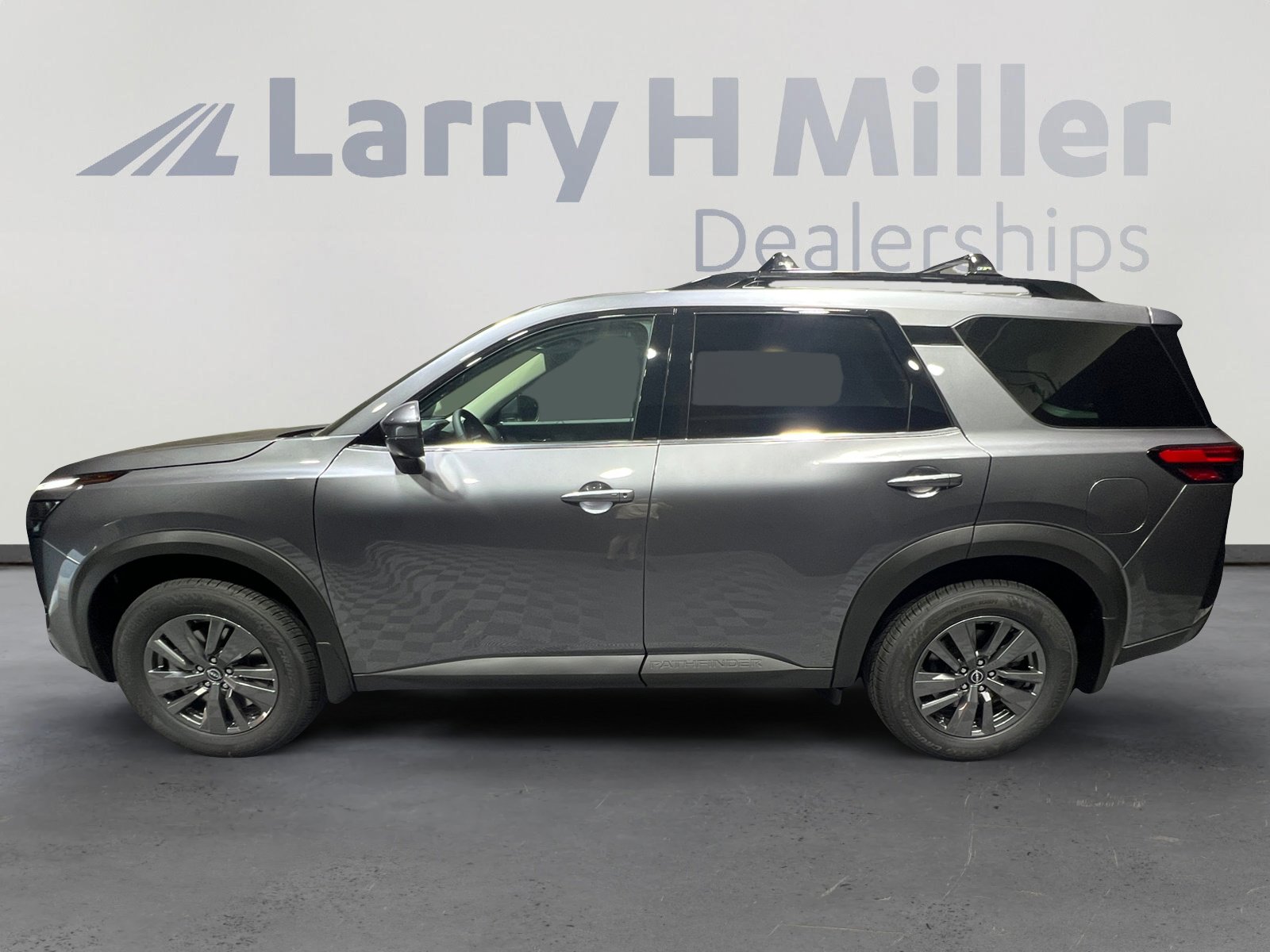 2025 Nissan Pathfinder SV photo 3