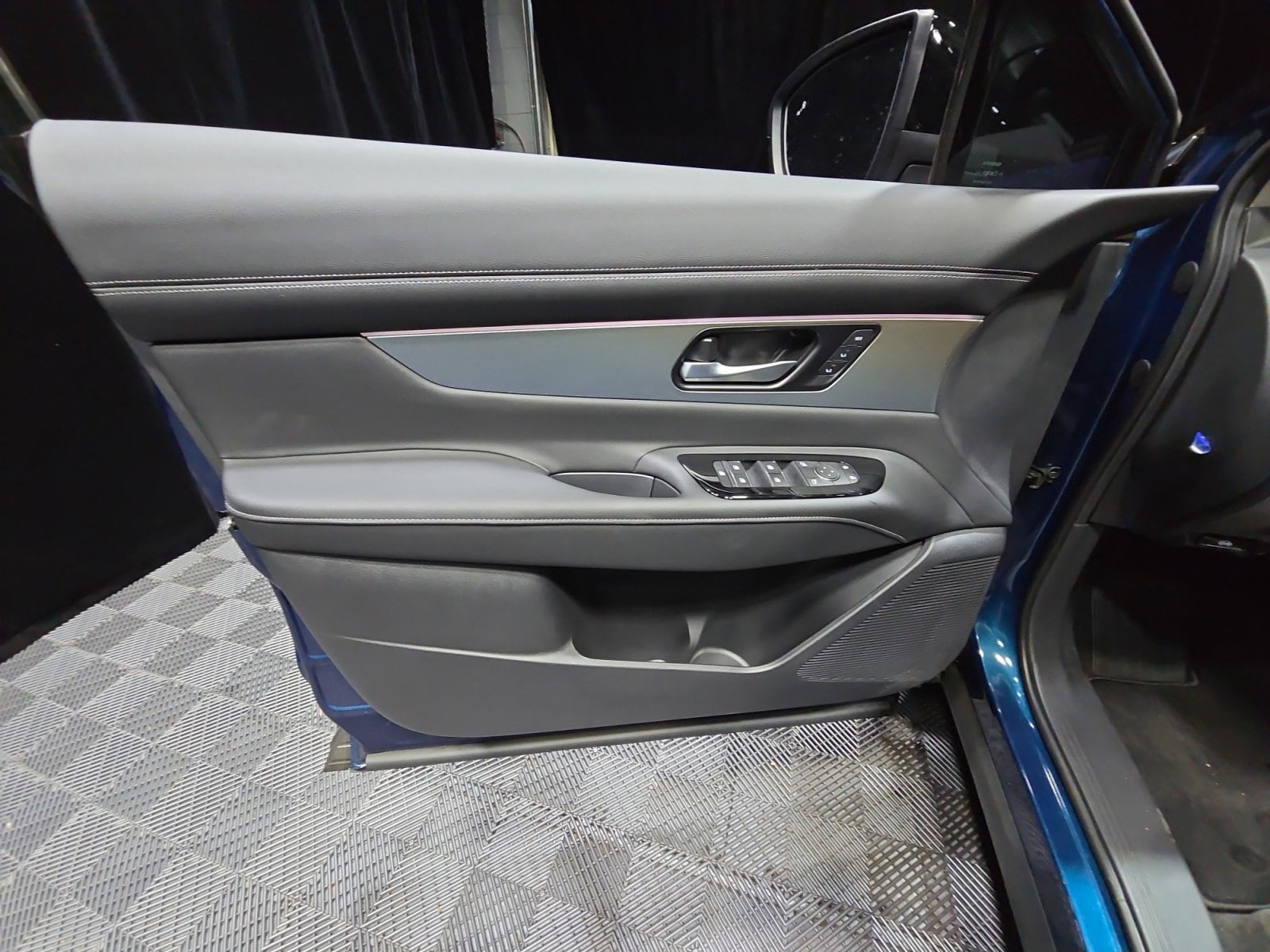 2025 Nissan Murano SL - Photo 14