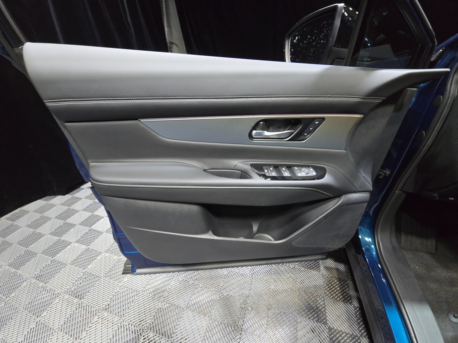 2025 Nissan Murano SL - Photo 14