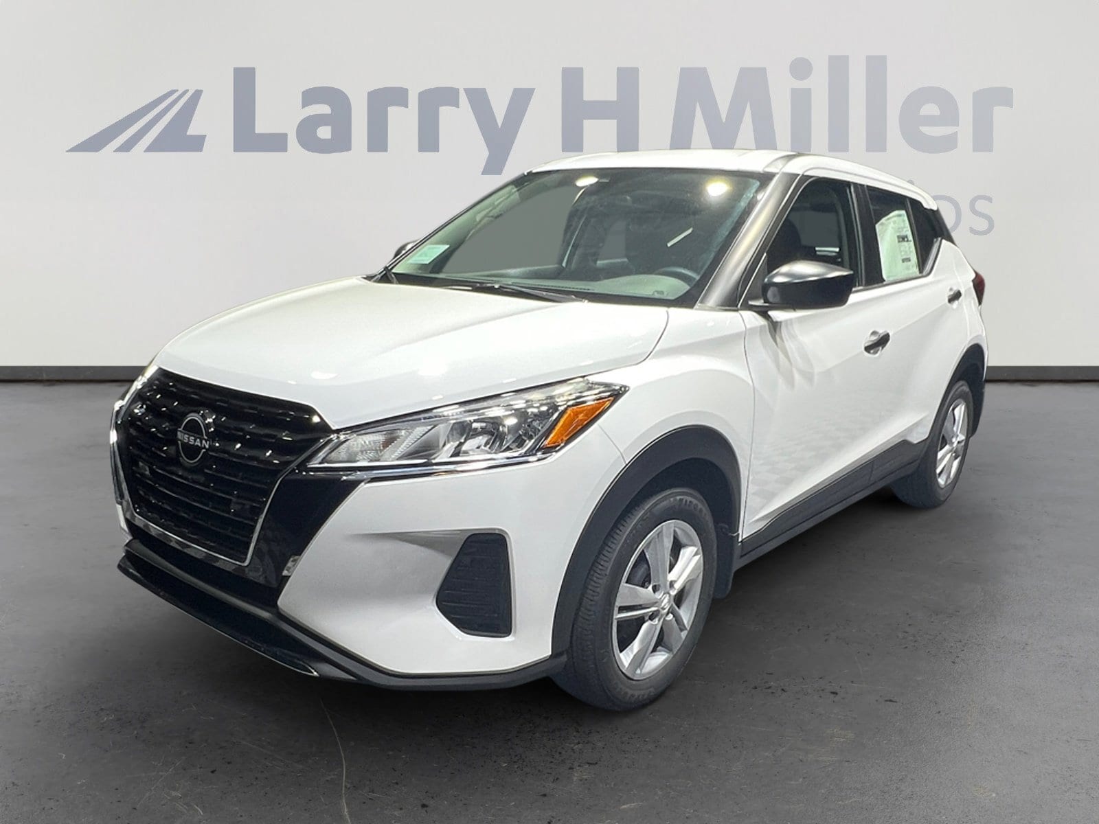 2025 Nissan KICKS PLAY Base's photo