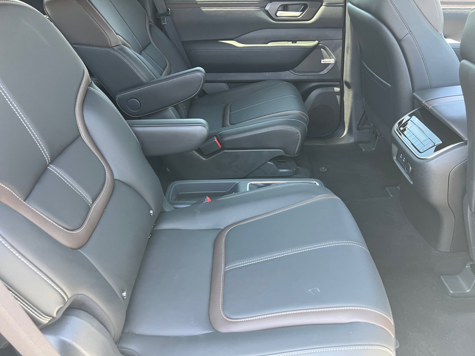 2026 Nissan Armada SL - Photo 19