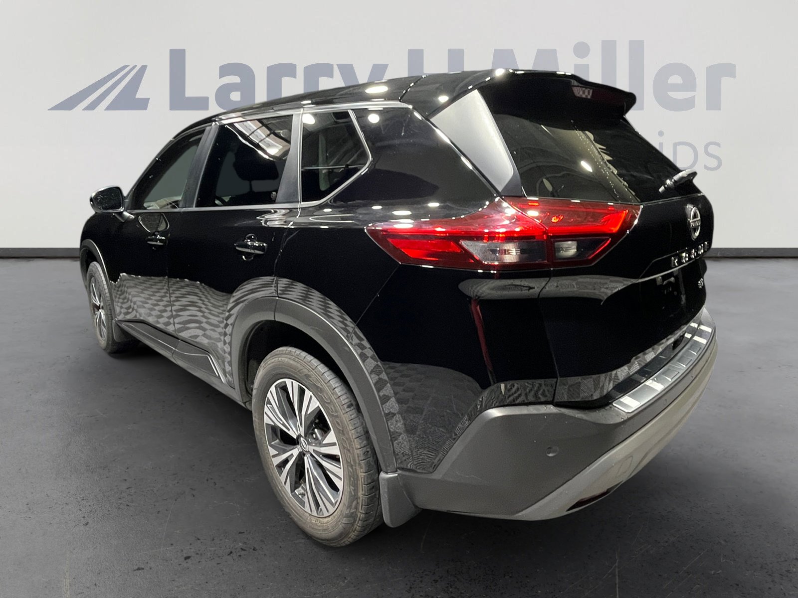 2023 Nissan Rogue SV photo 4