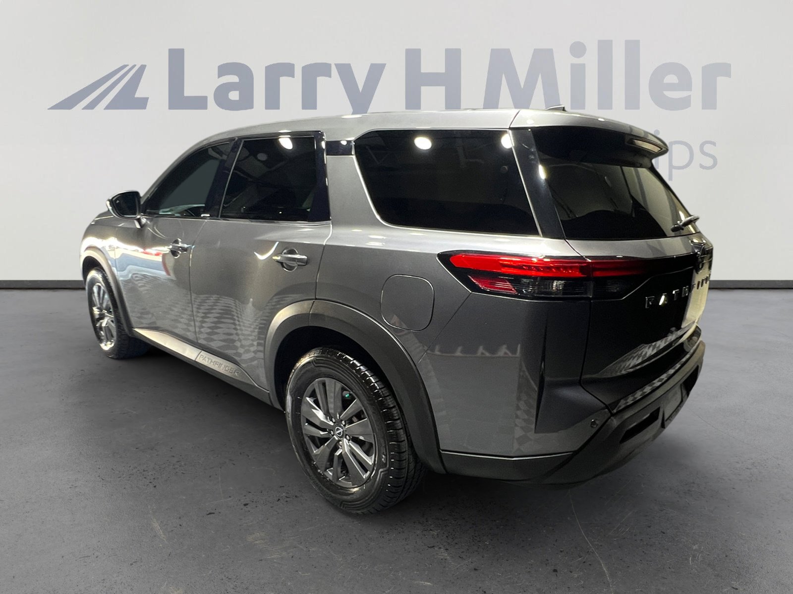 2022 Nissan Pathfinder S photo 4