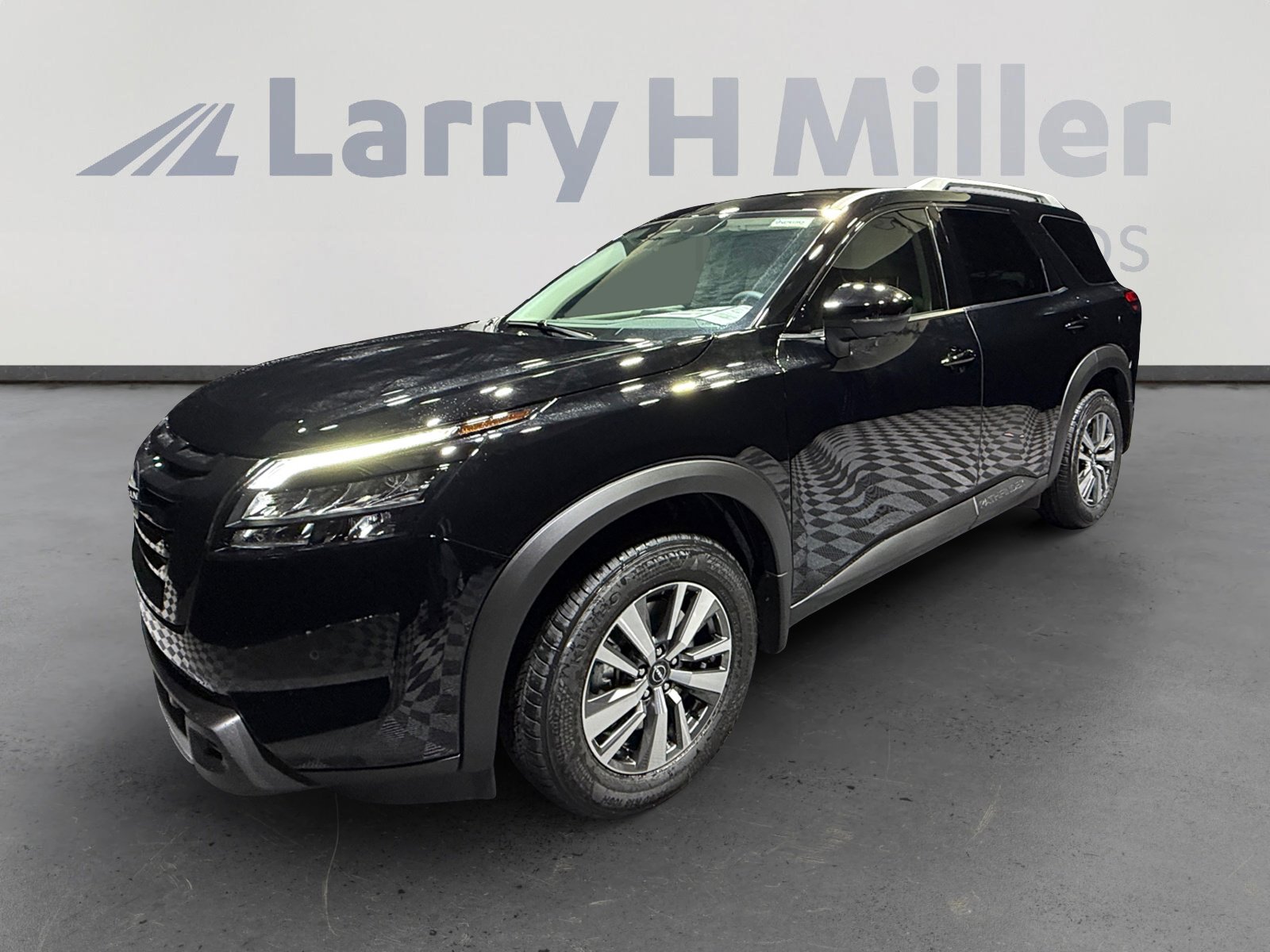 2025 Nissan Pathfinder SL's photo