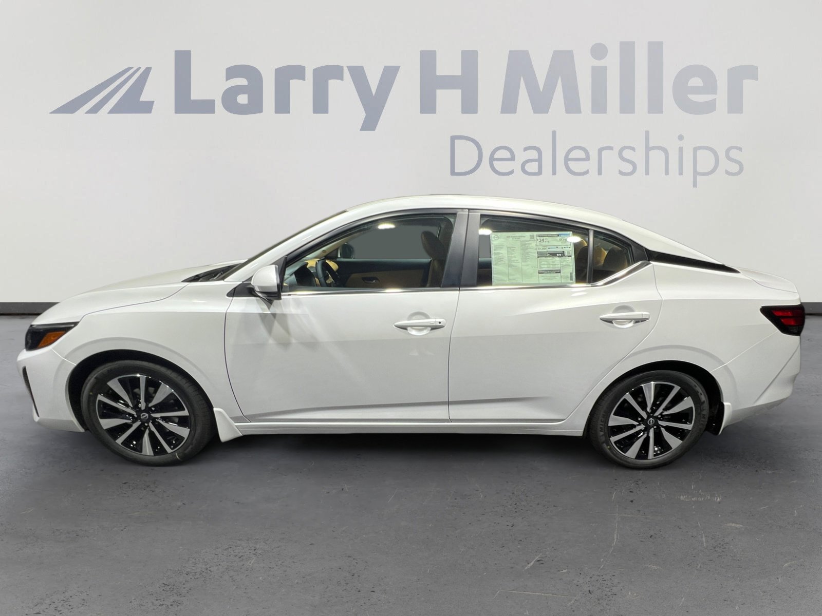 2025 Nissan Sentra SV photo 3