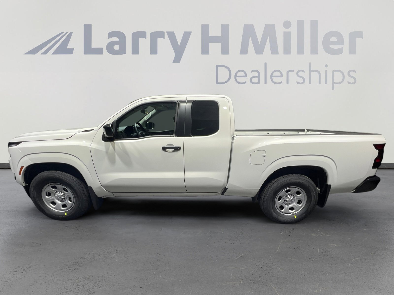 2026 Nissan Frontier S photo 3