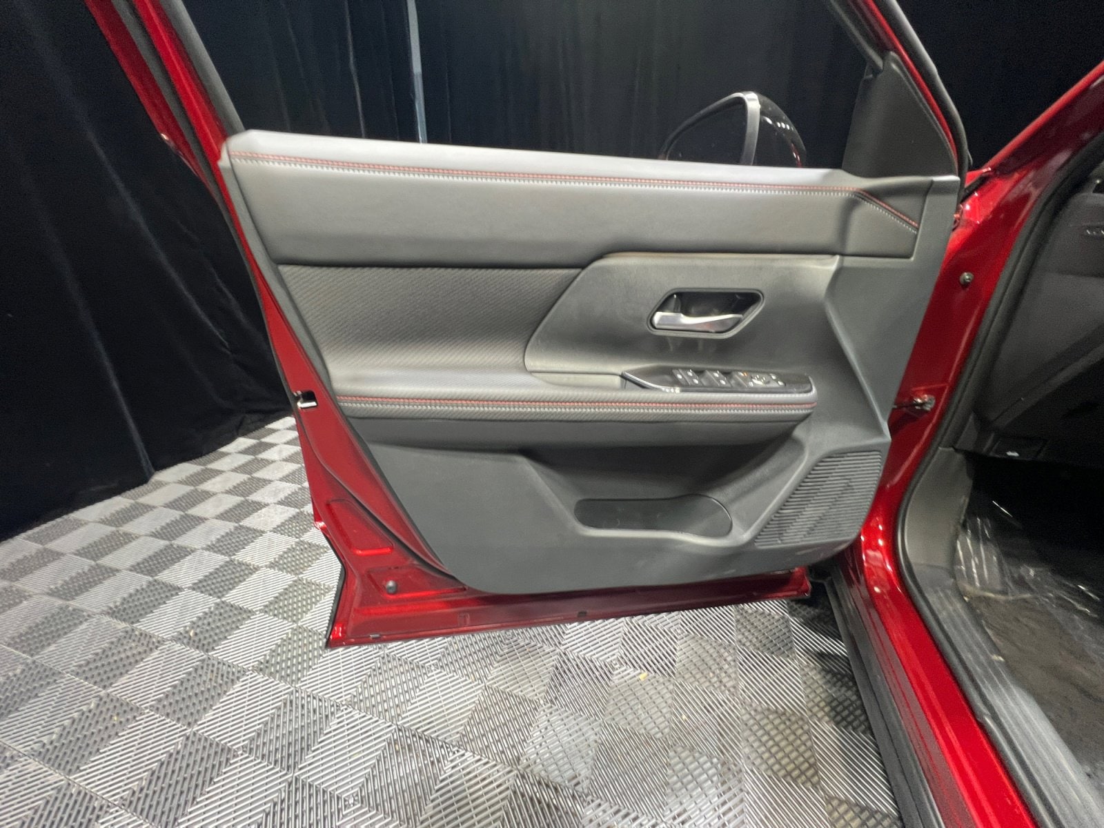 2026 Nissan KICKS SR - Photo 14