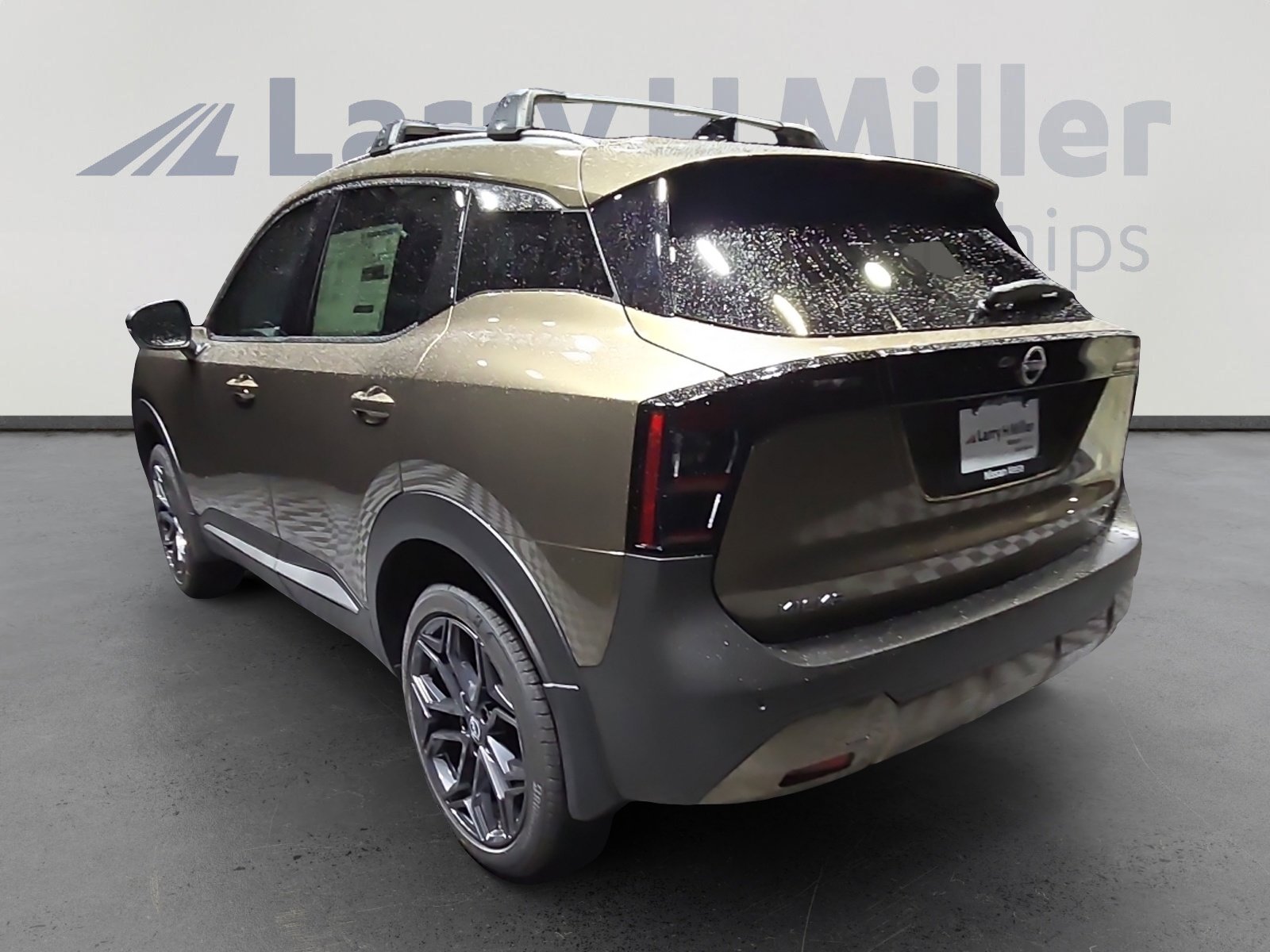 2026 Nissan Kicks SR photo 4