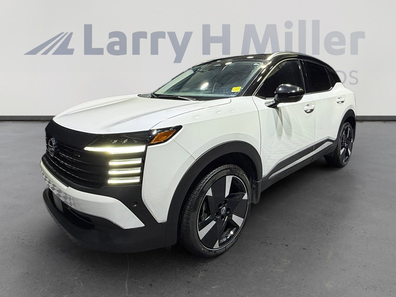 2025 Nissan Kicks 2.0 SR's photo