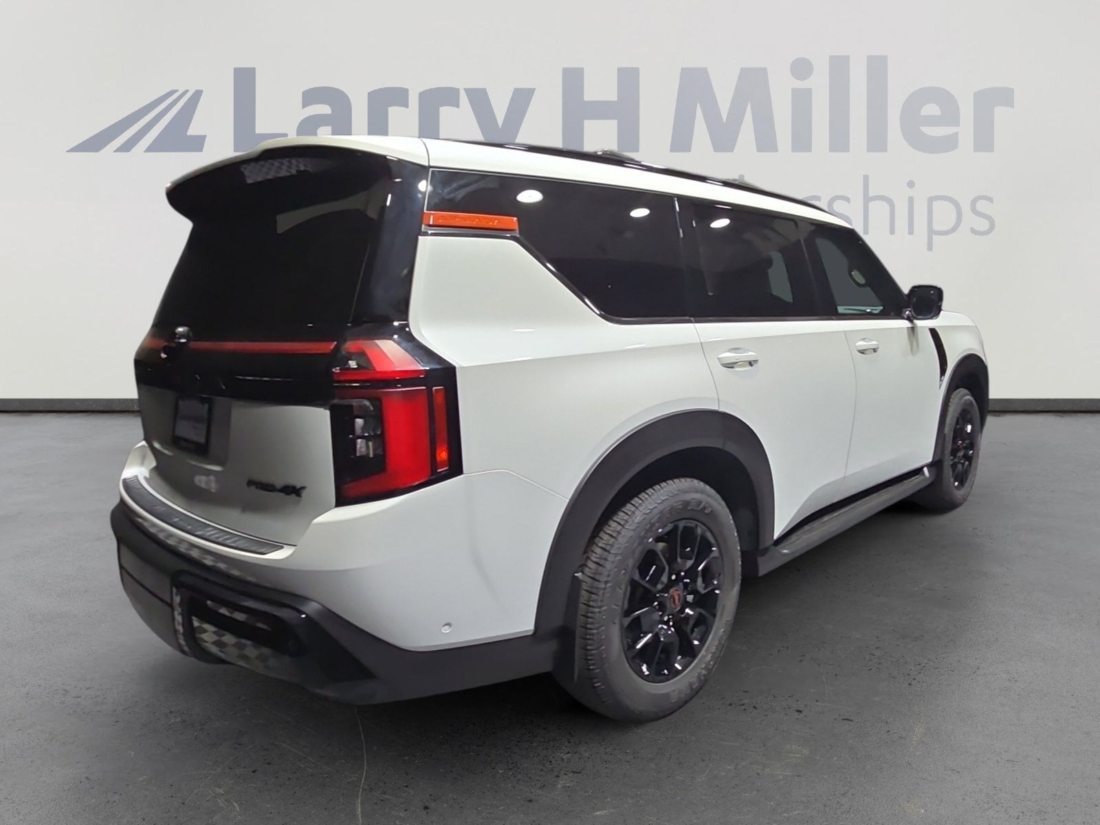 2025 Nissan Armada PRO-4X - Photo 6