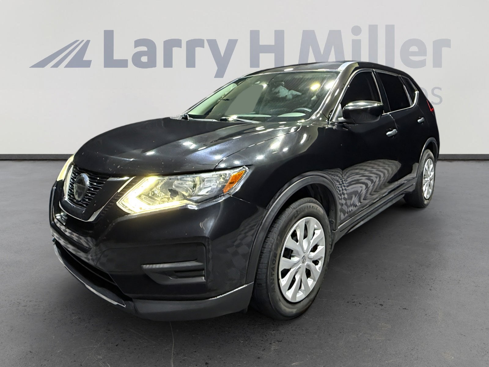 2019 Nissan Rogue S FWD's photo