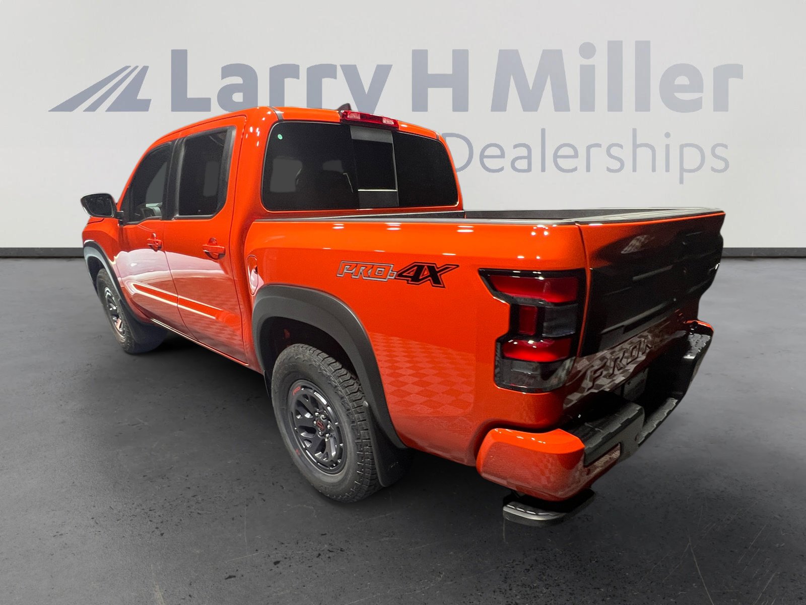 2025 Nissan Frontier PRO-4X photo 4