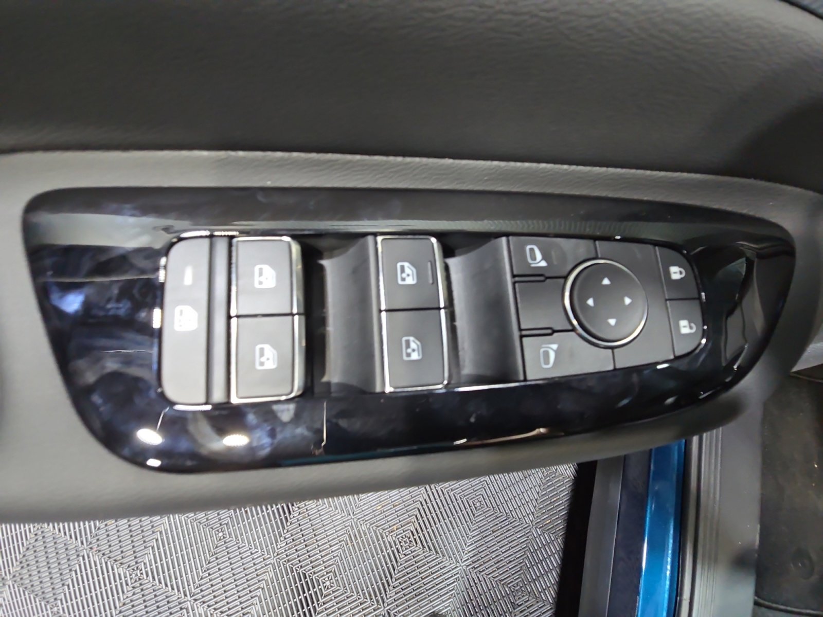 2025 Nissan Murano SL - Photo 15