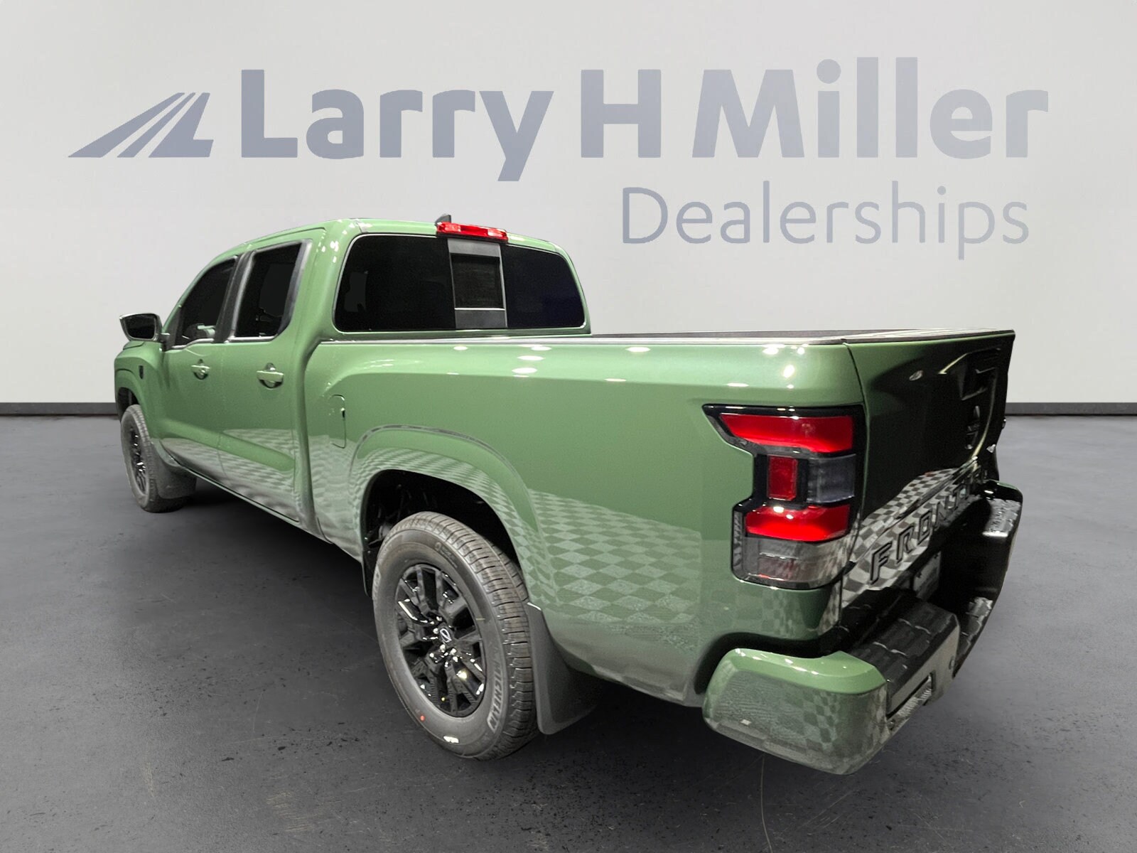 2026 Nissan Frontier SV photo 2