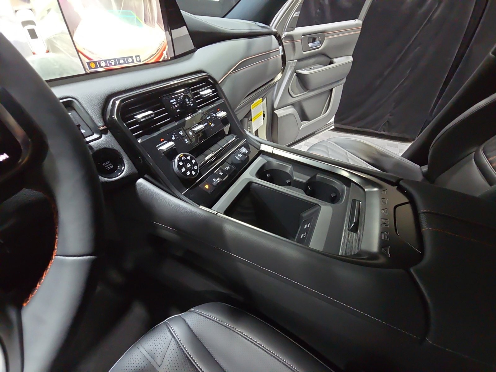 2025 Nissan Armada PRO-4X - Photo 16