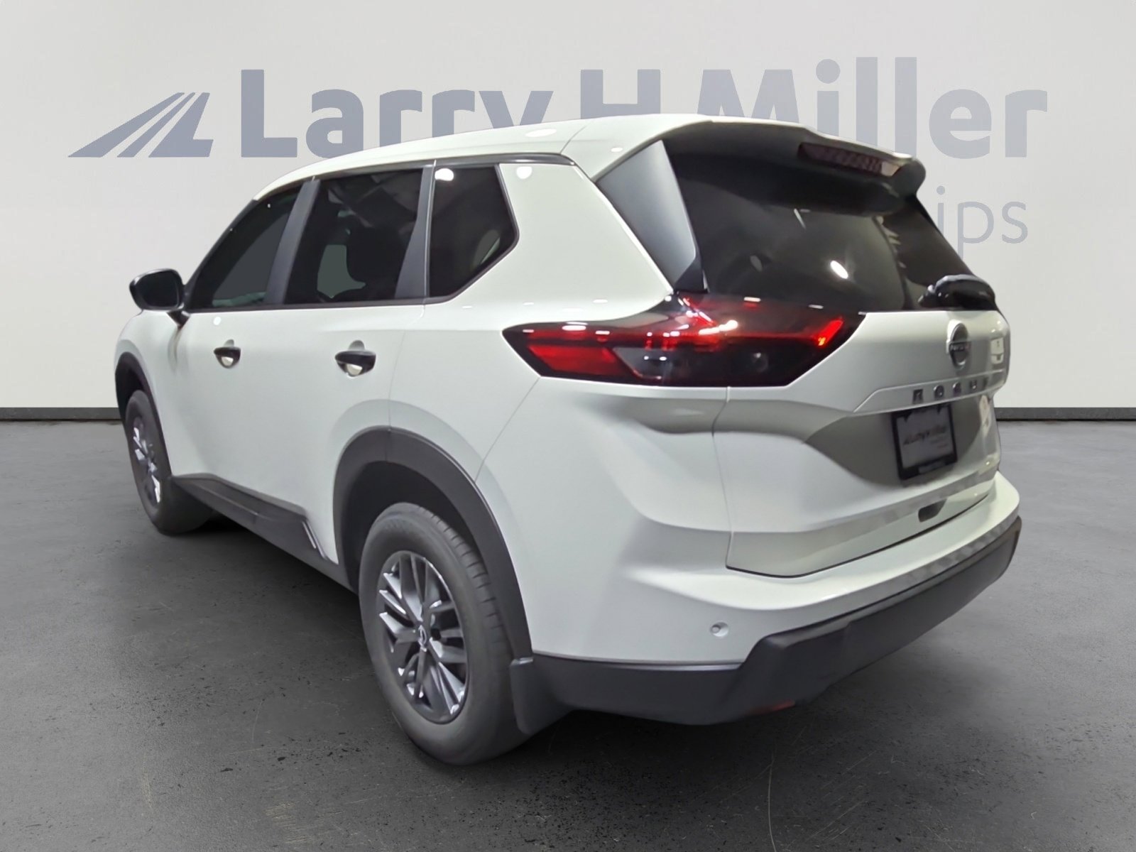 2026 Nissan Rogue S photo 4