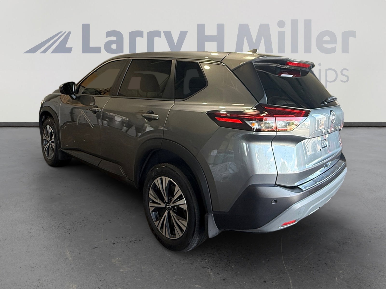 2023 Nissan Rogue SV photo 4