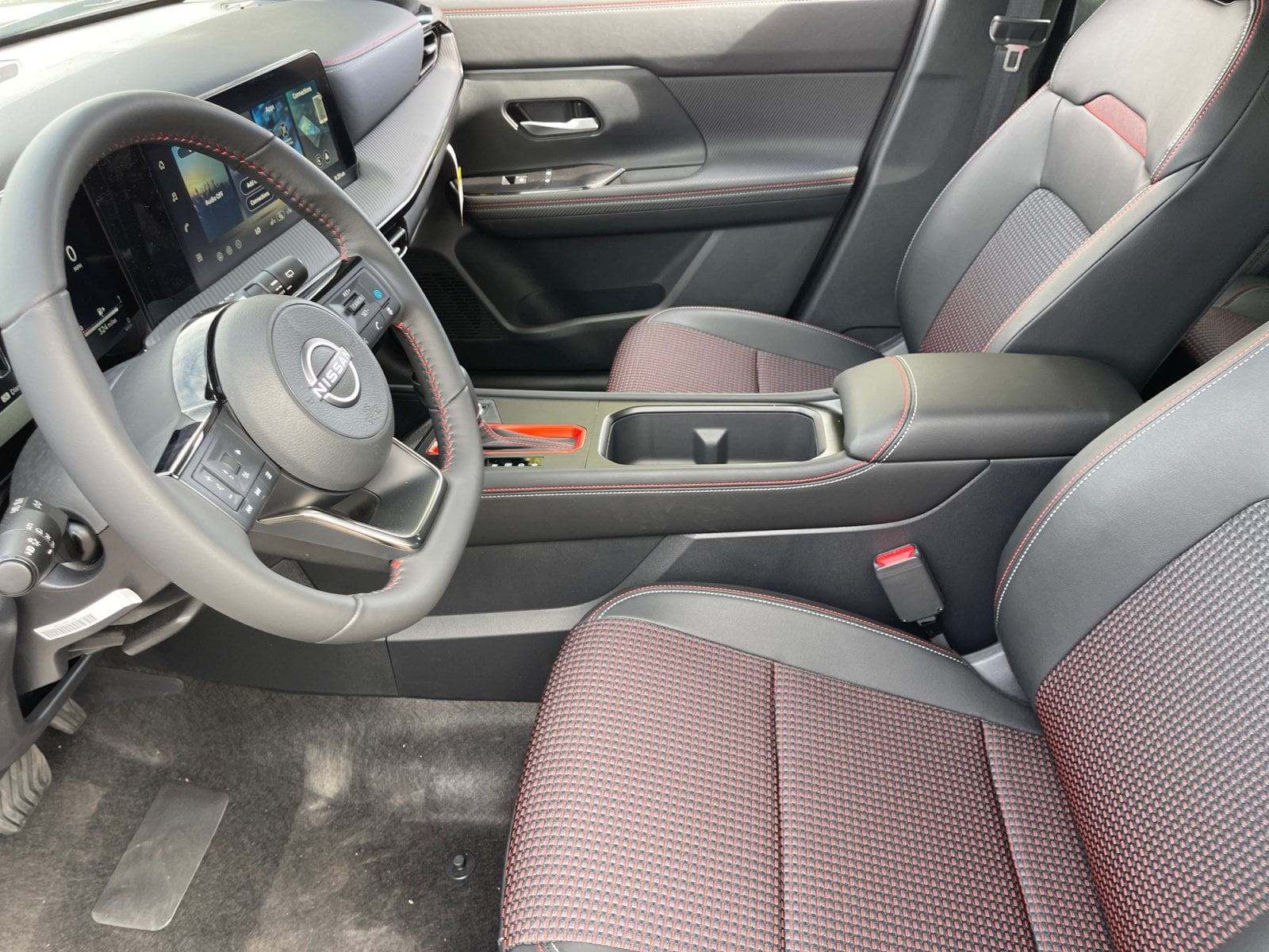 2026 Nissan KICKS SR - Photo 15