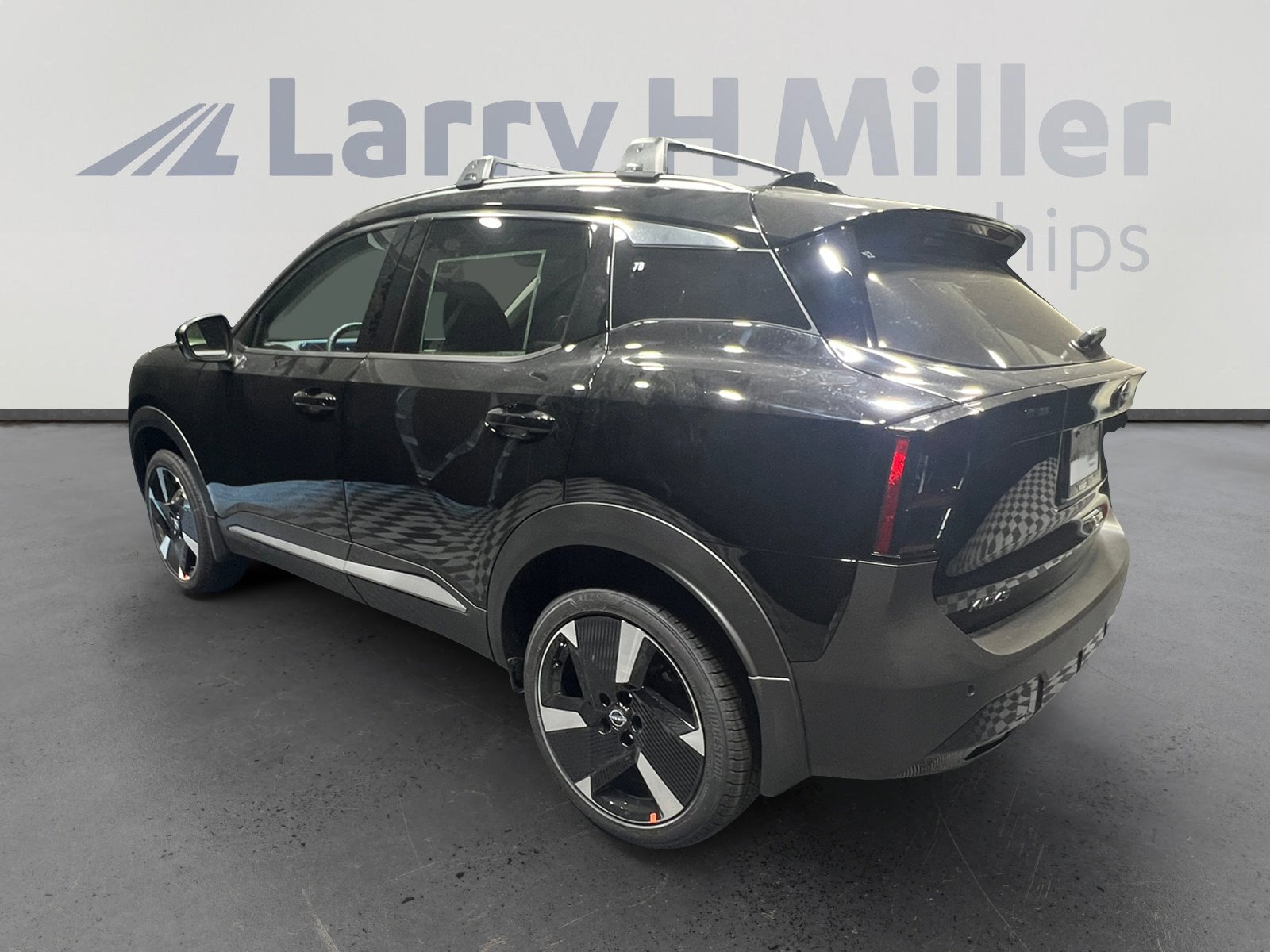 2026 Nissan Kicks SR photo 4