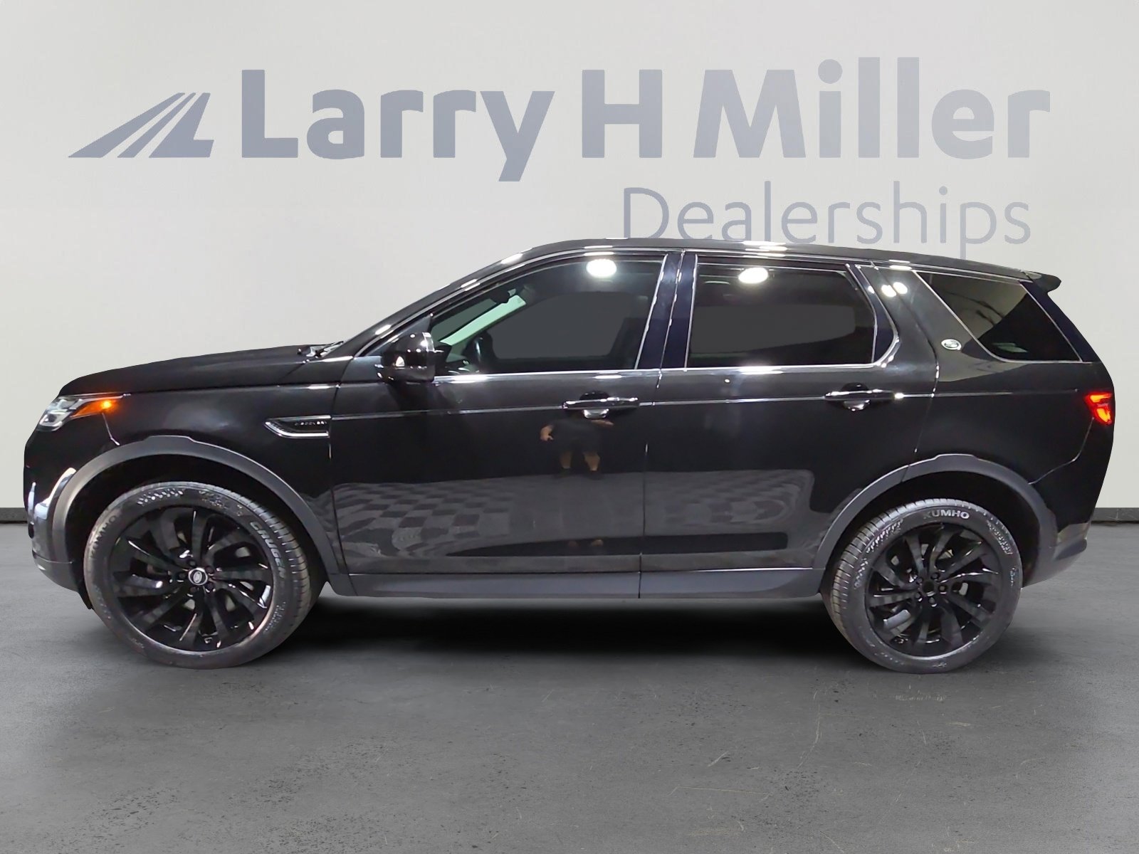 2022 Land Rover Discovery Sport S photo 3