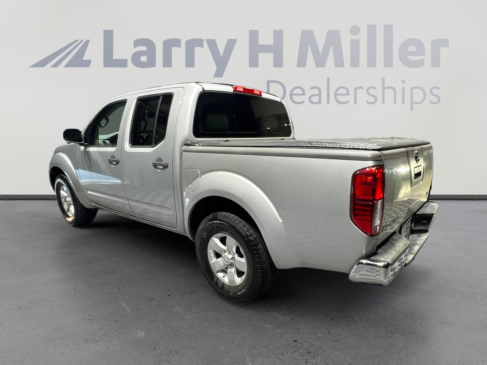 2012 Nissan Frontier SV Crew Cab photo 4