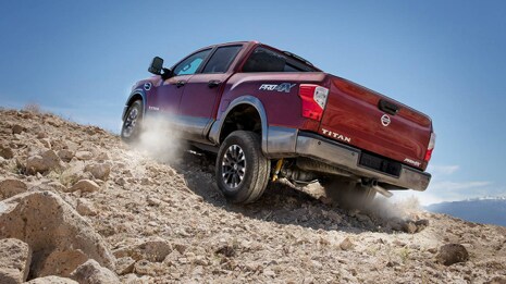 Automotive Experts Love the 2017 Nissan Titan