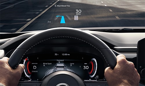 Nissan Pathfinder's Dash view with head-up display.