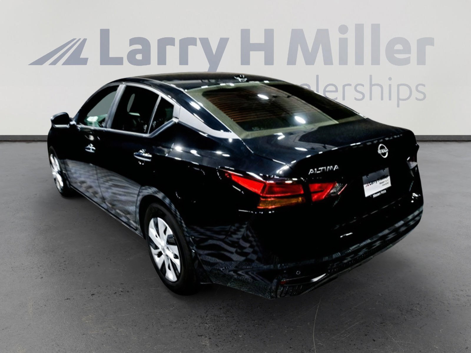 2025 Nissan Altima S photo 4