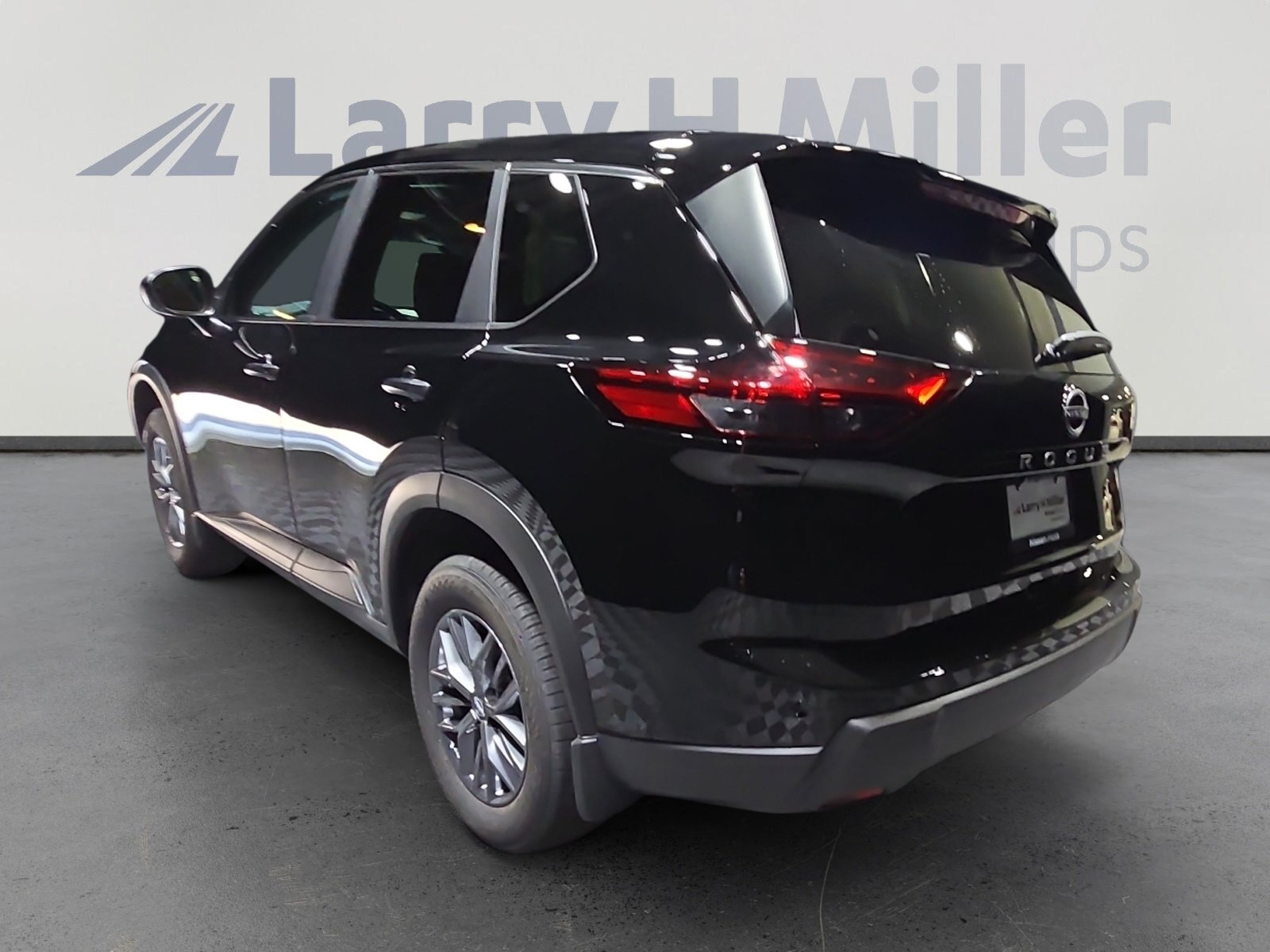 2026 Nissan Rogue S photo 4
