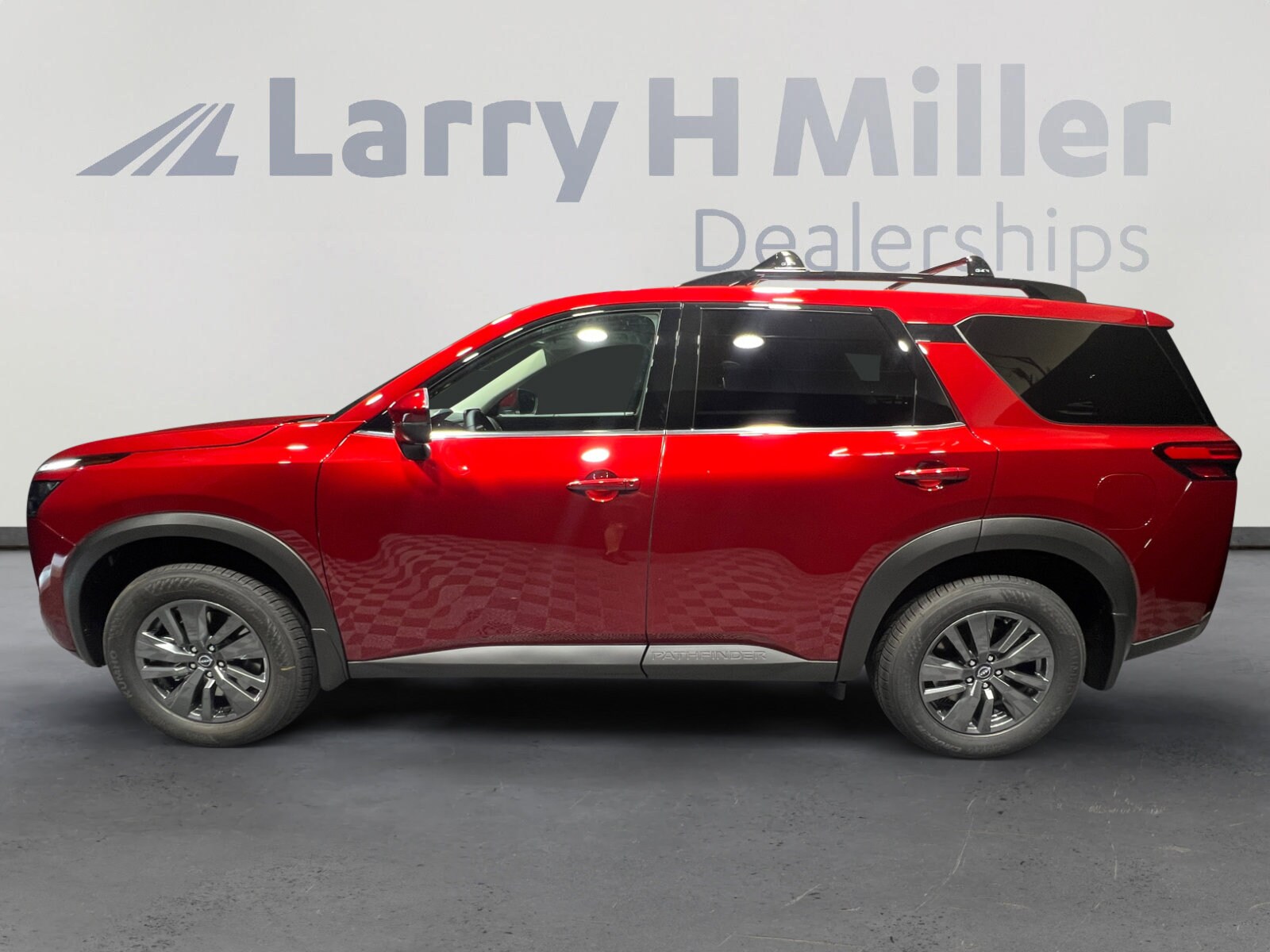 2025 Nissan Pathfinder SV photo 3