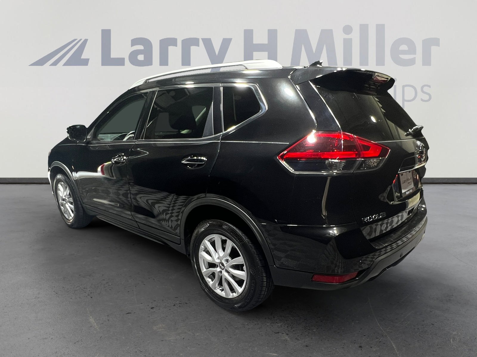 2020 Nissan Rogue SV photo 4