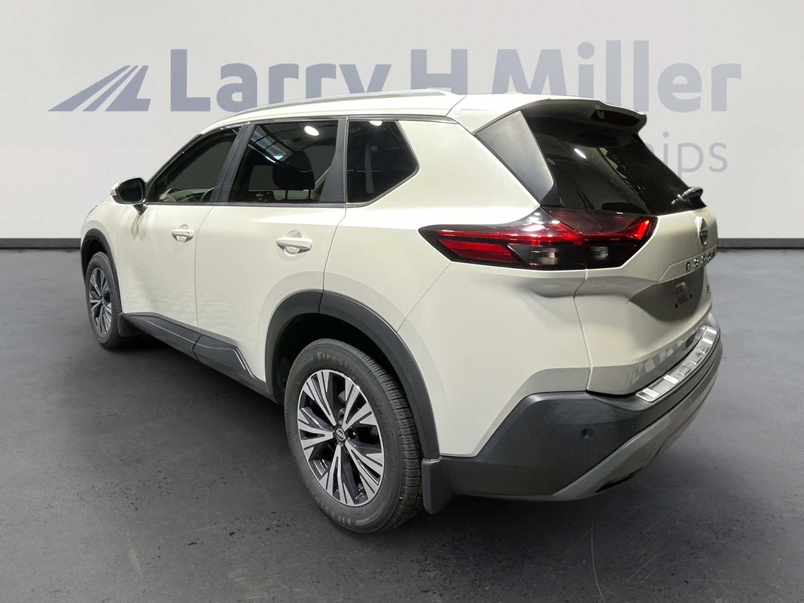 2023 Nissan Rogue SV photo 4