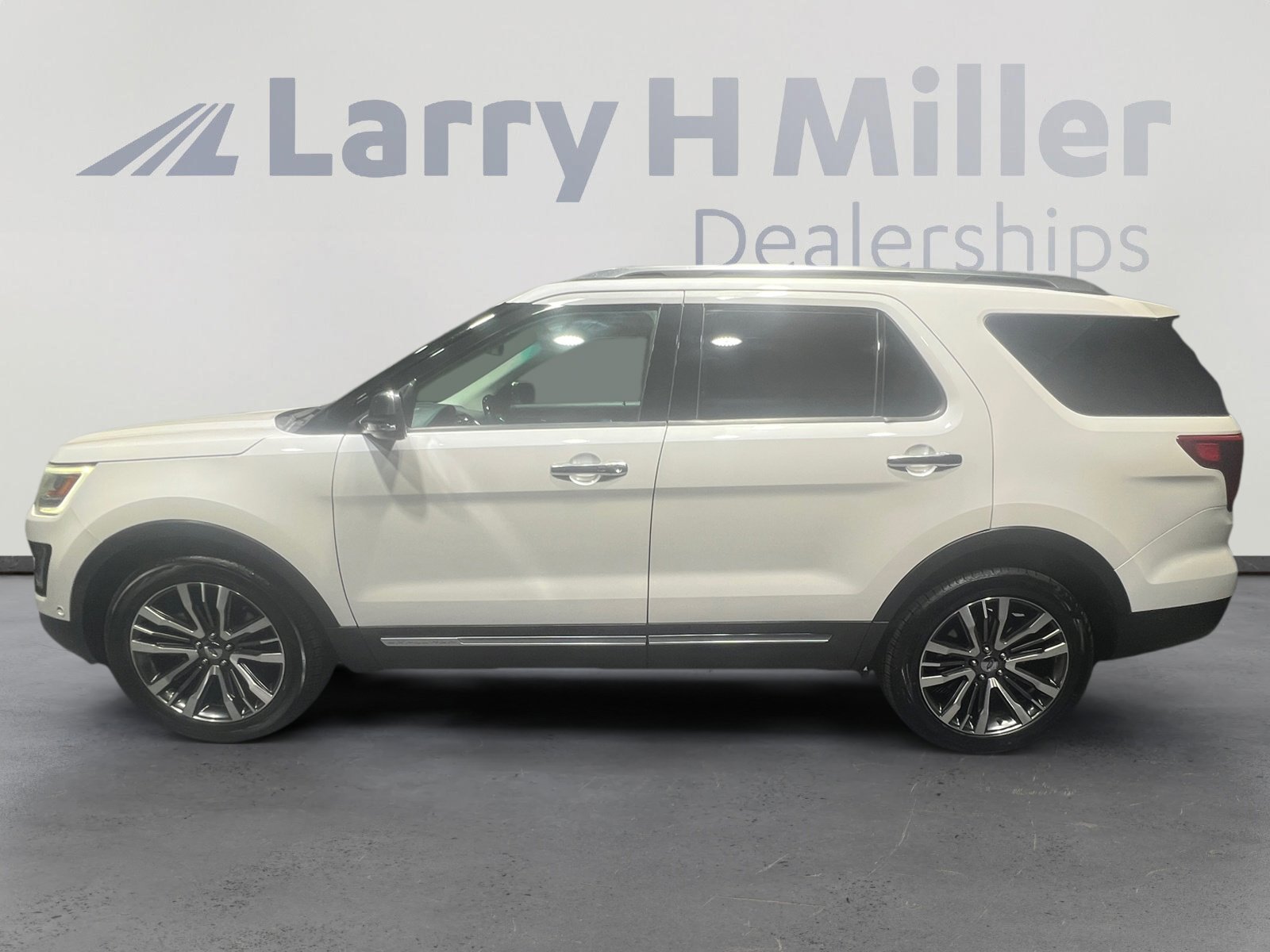 2016 Ford Explorer Platinum photo 3