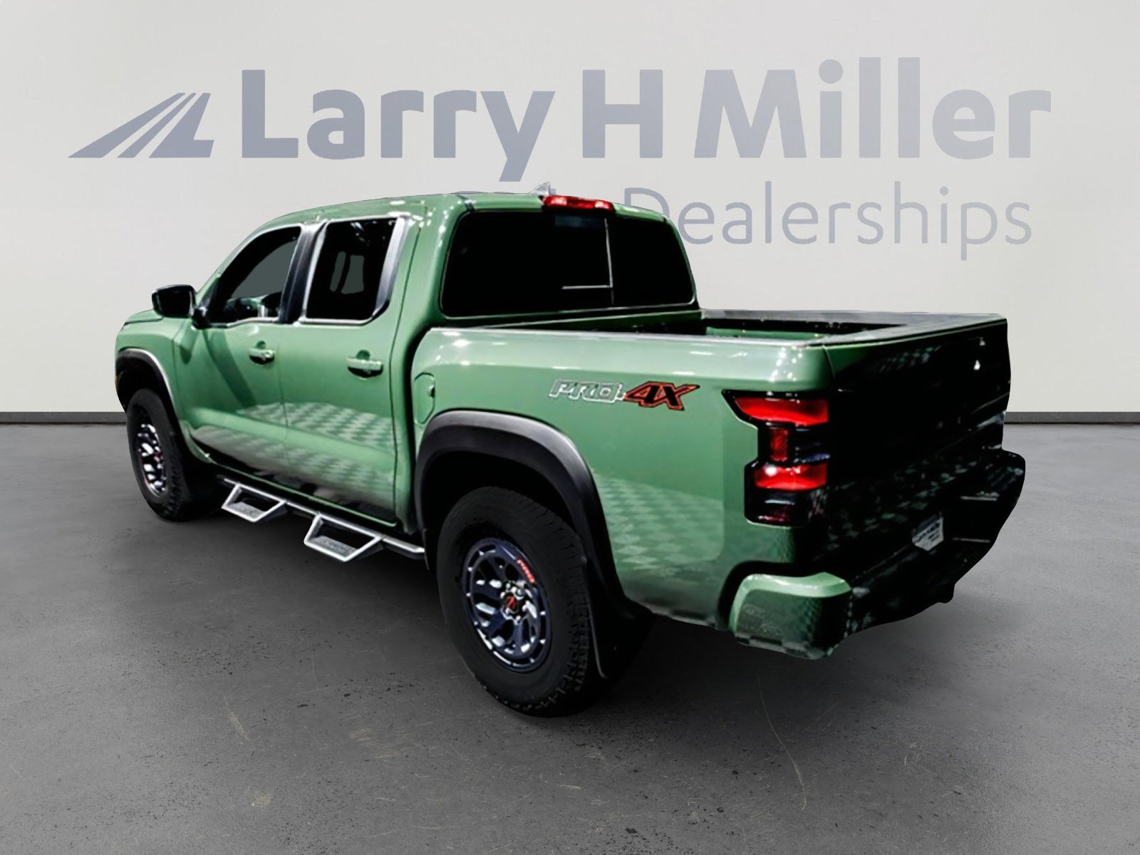 2025 Nissan Frontier PRO-4X photo 4