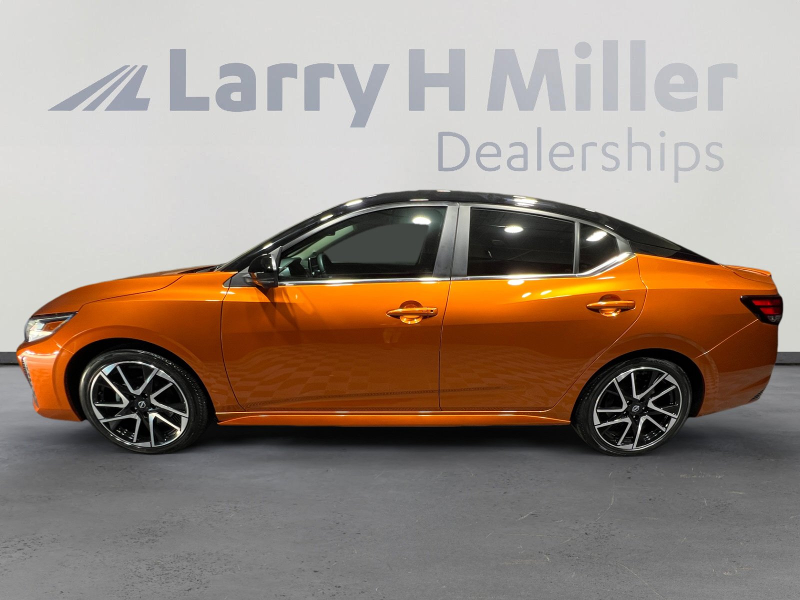 2024 Nissan Sentra SR photo 3
