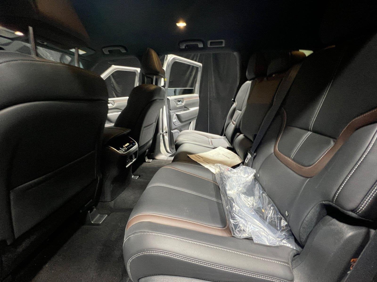 2026 Nissan Armada SL - Photo 18