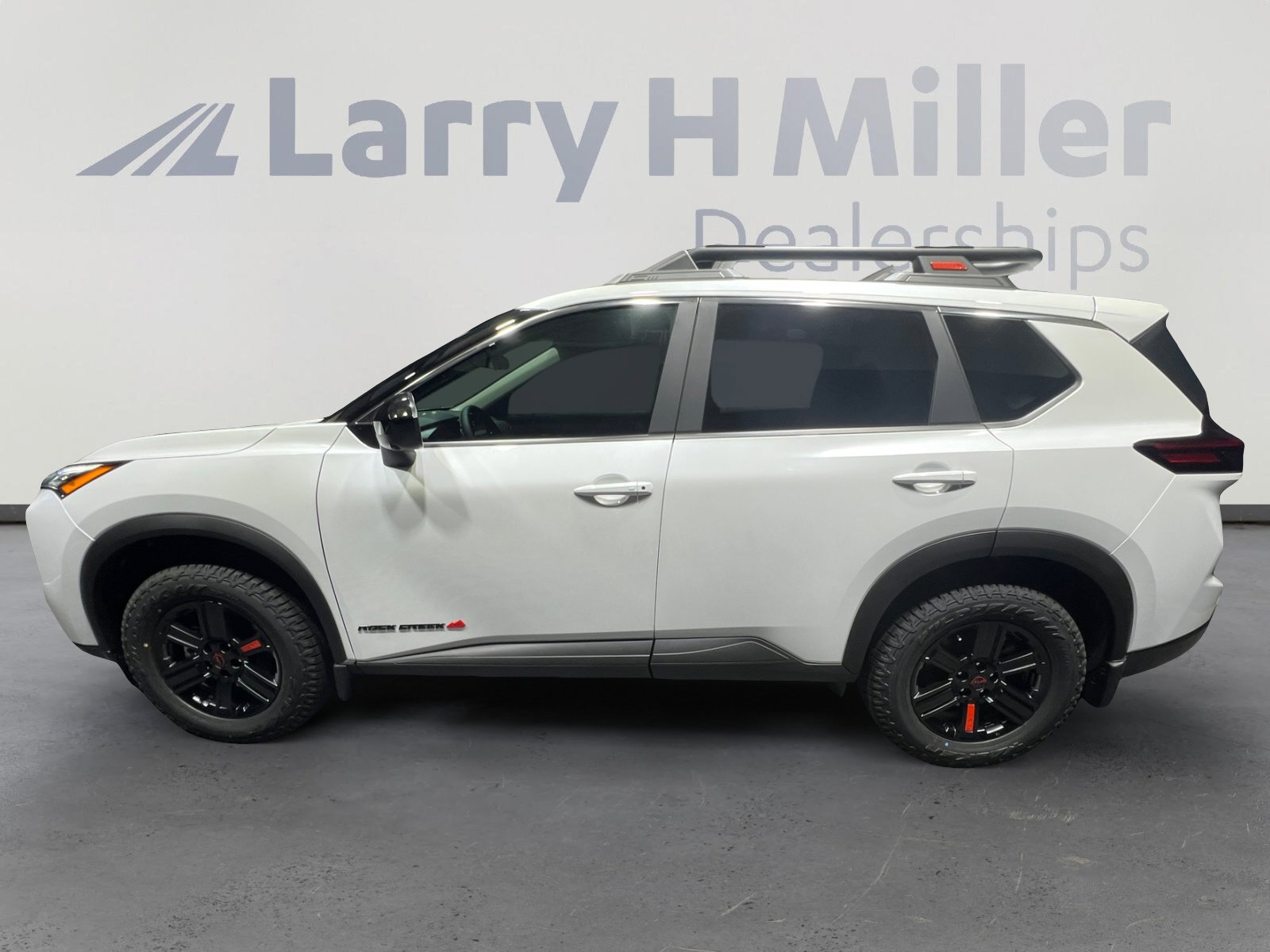 2026 Nissan Rogue SV photo 3