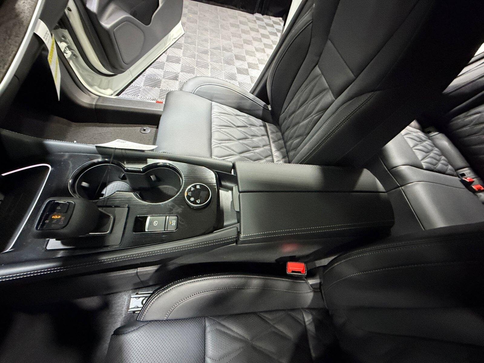 2026 Nissan Rogue Platinum - Photo 16