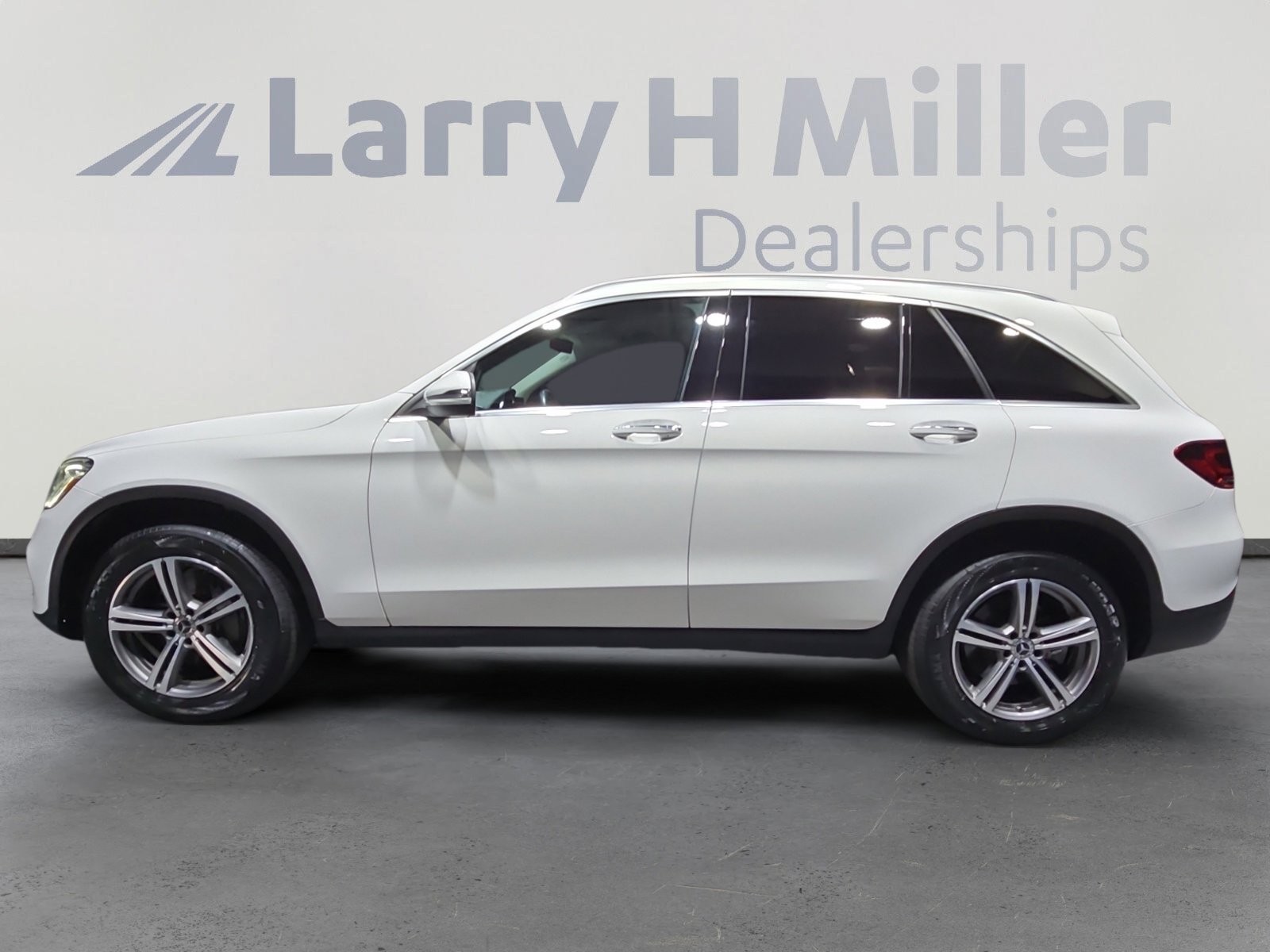 2020 Mercedes Benz GLC 300 photo 3