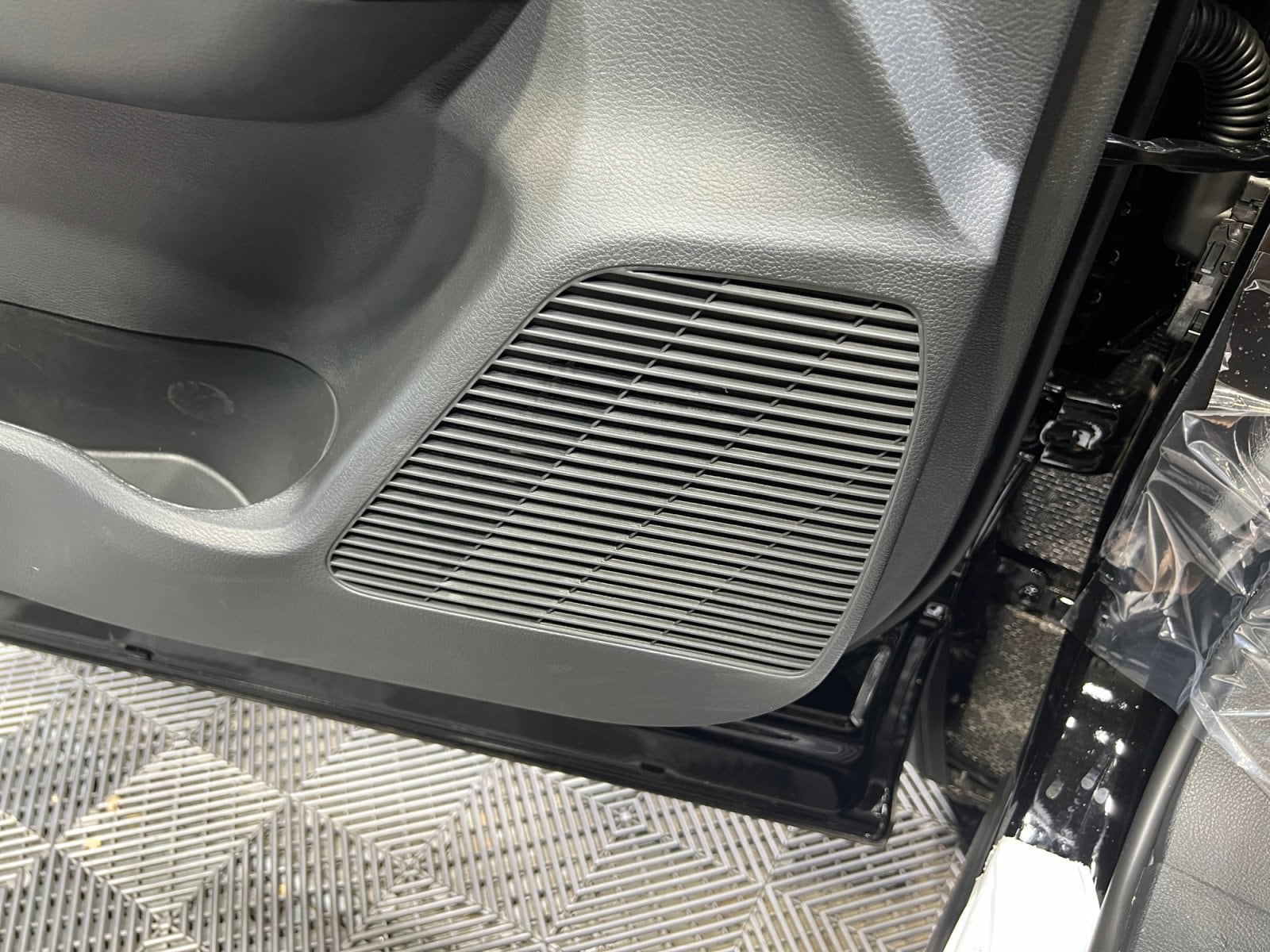 2026 Nissan KICKS SR - Photo 28