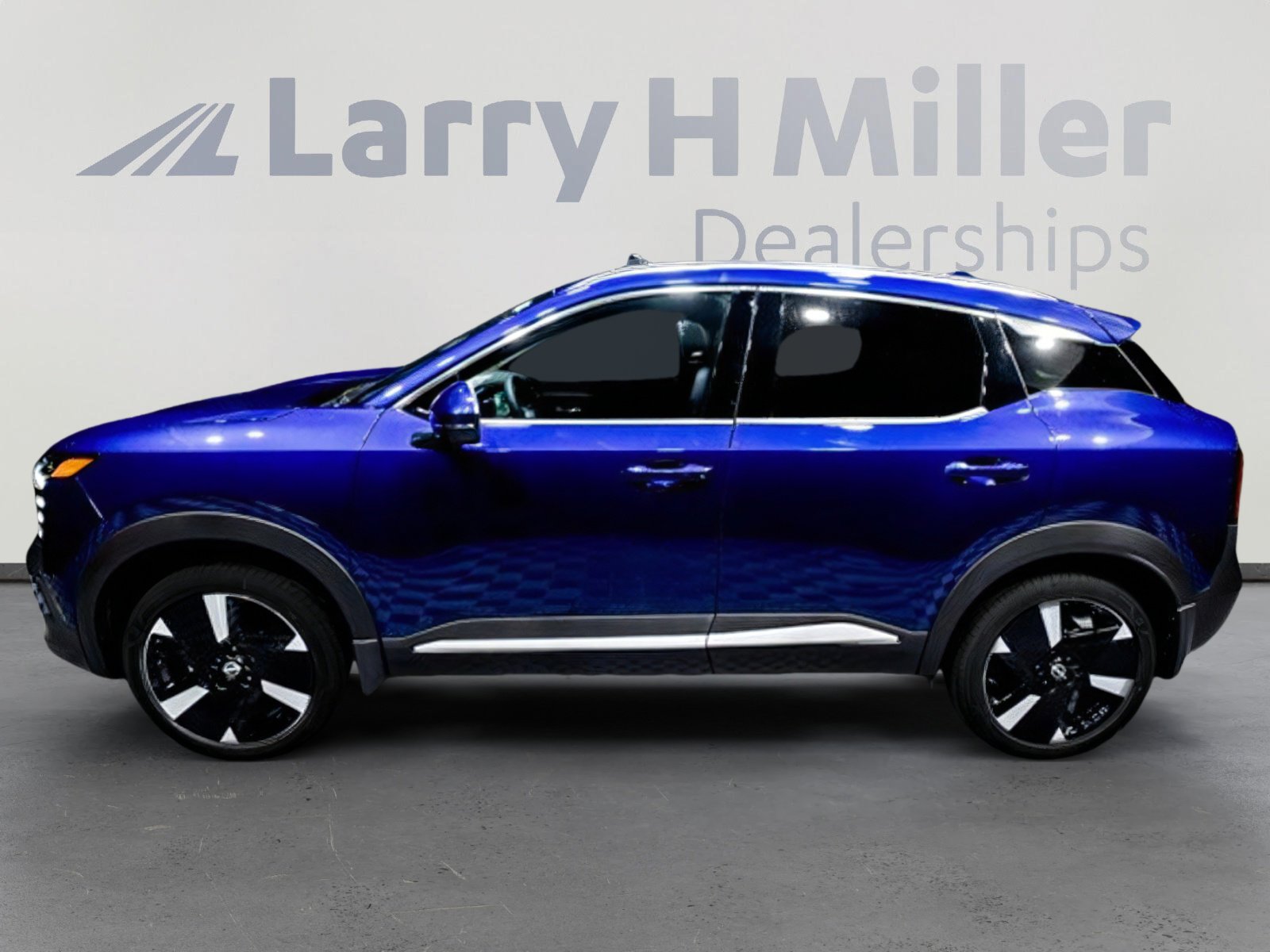 2025 Nissan Kicks SR photo 3
