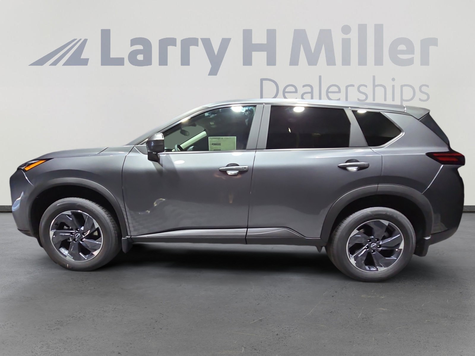 2026 Nissan Rogue SV photo 3