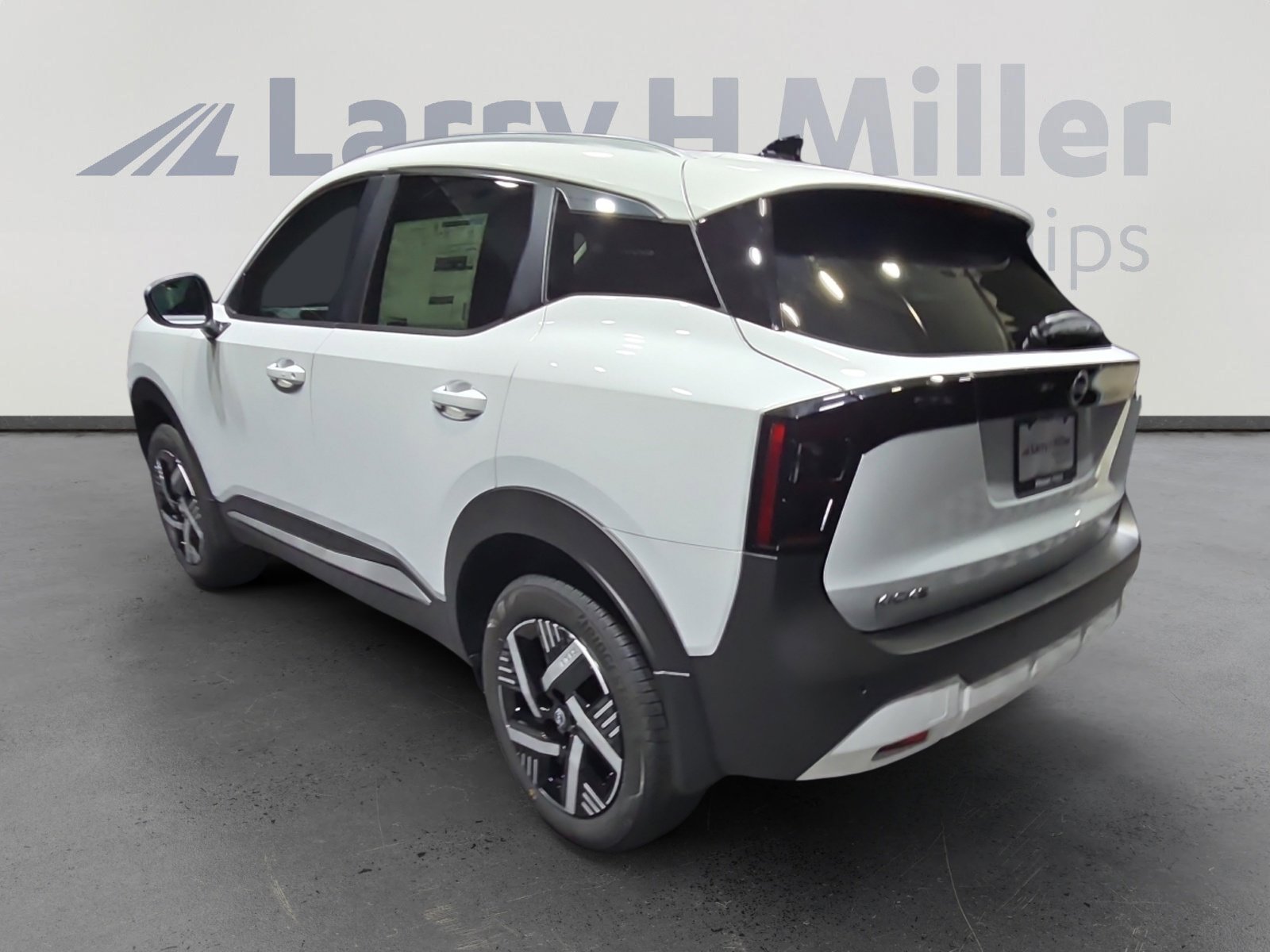 2026 Nissan Kicks SV photo 2