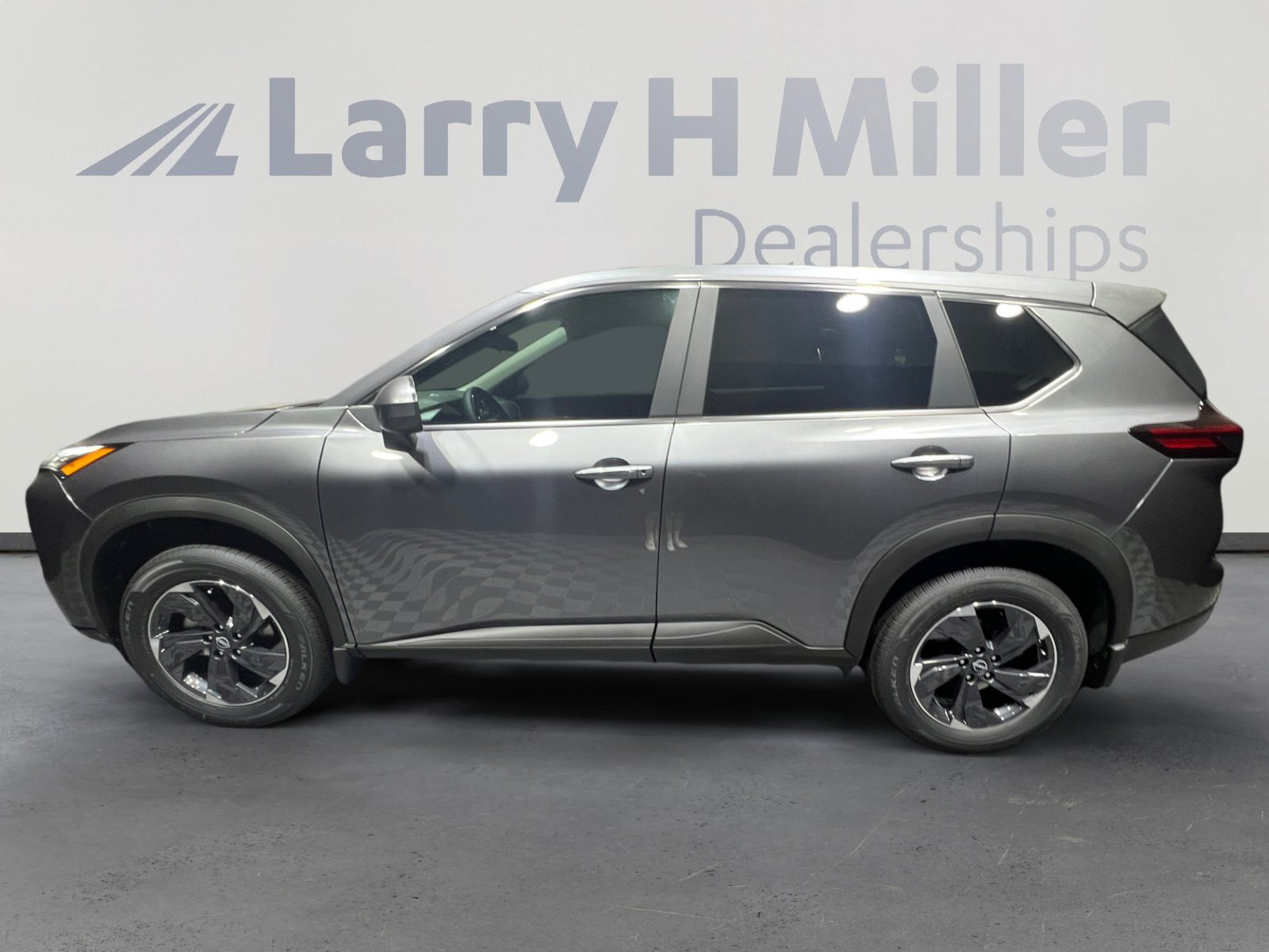 2026 Nissan Rogue SV photo 3