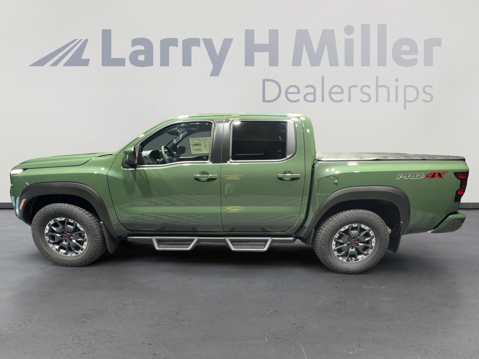 2026 Nissan Frontier PRO-4X photo 3