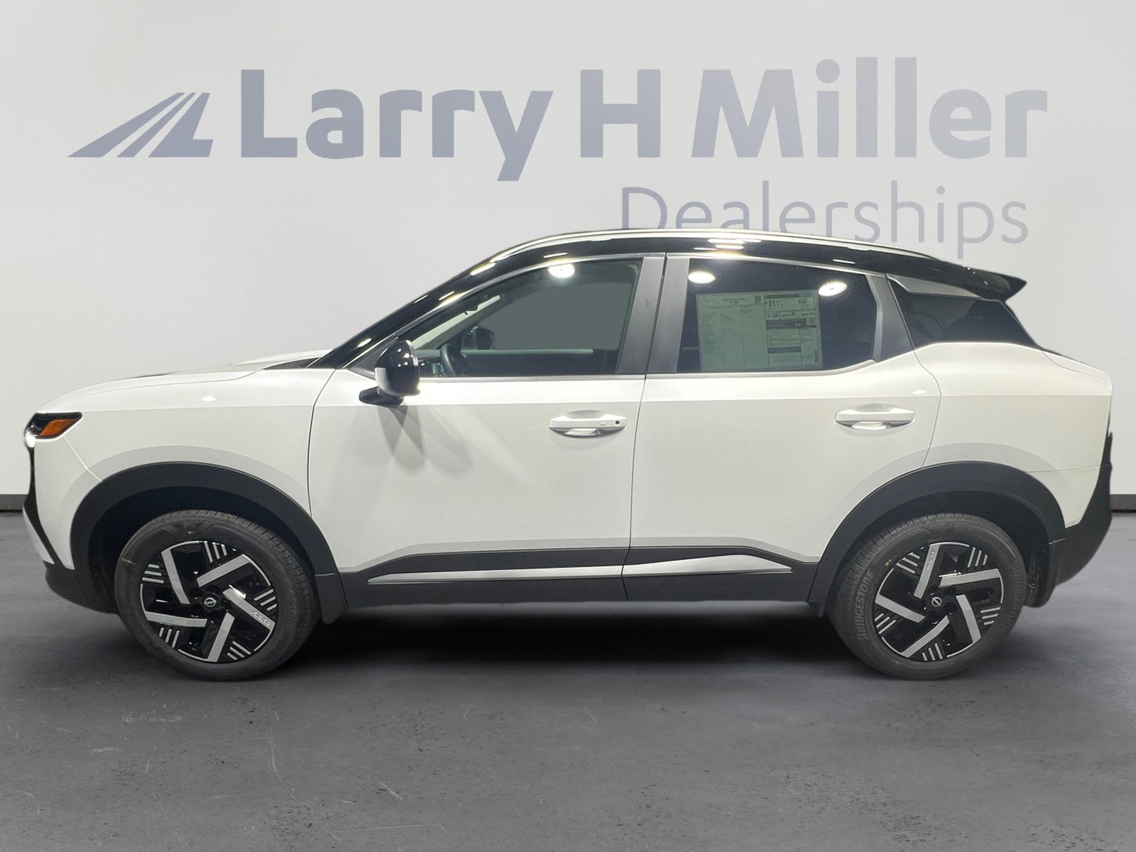 2026 Nissan Kicks SV photo 3