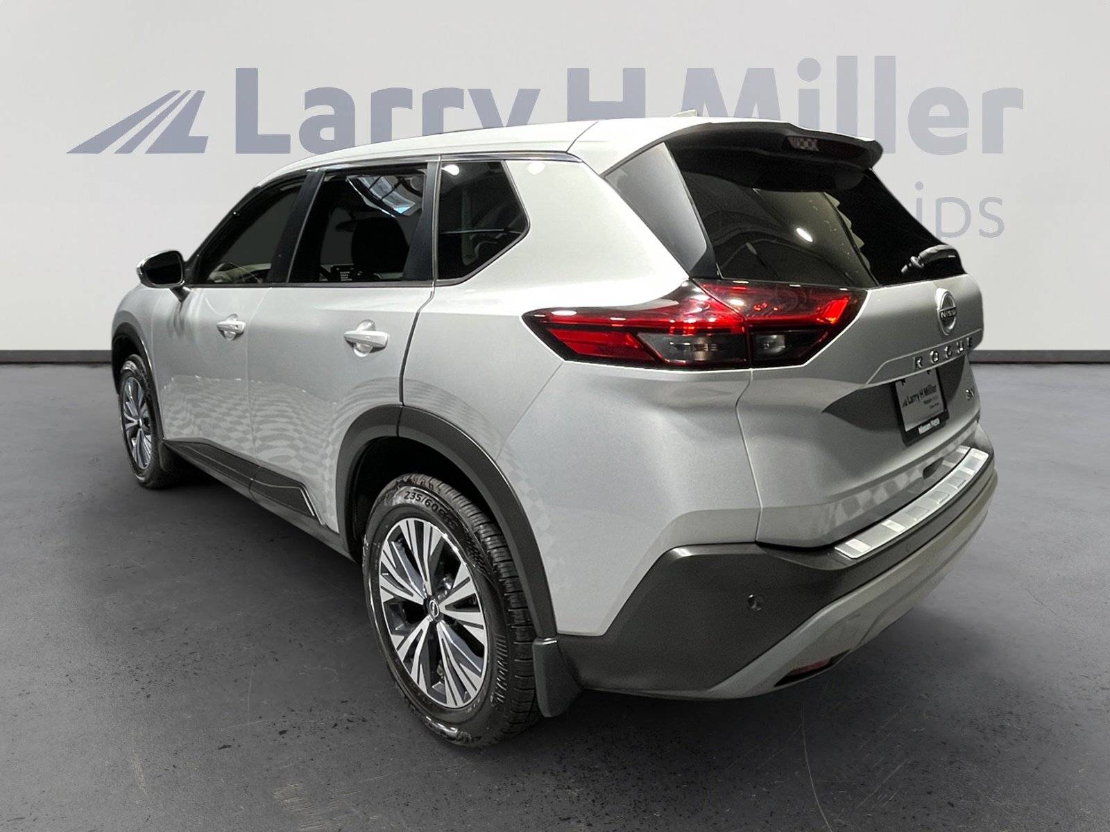 2022 Nissan Rogue SV photo 4