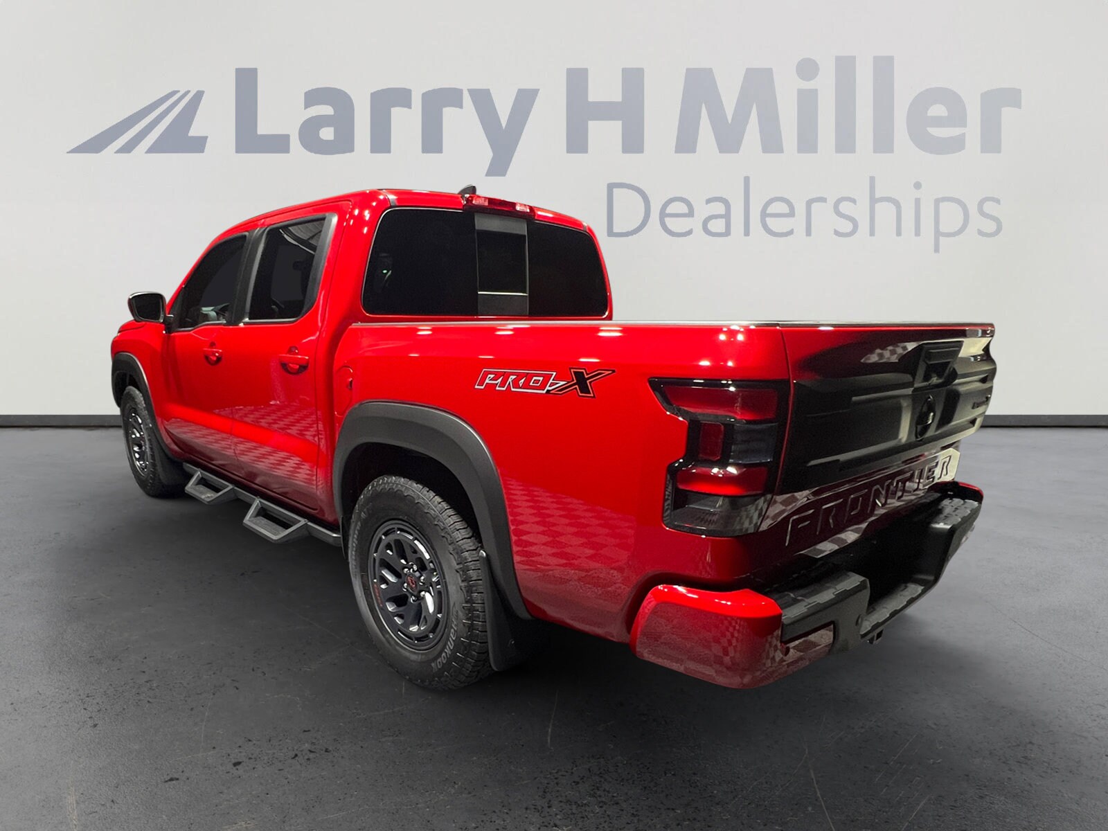 2026 Nissan Frontier PRO-X photo 2