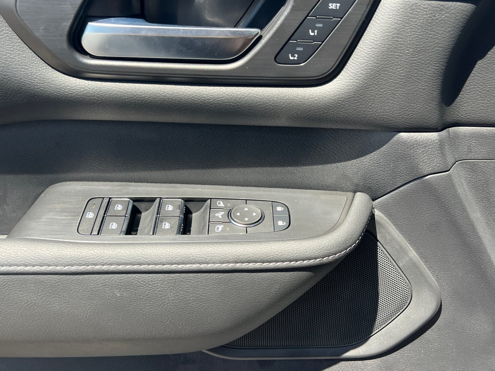 2026 Nissan Armada SL - Photo 17